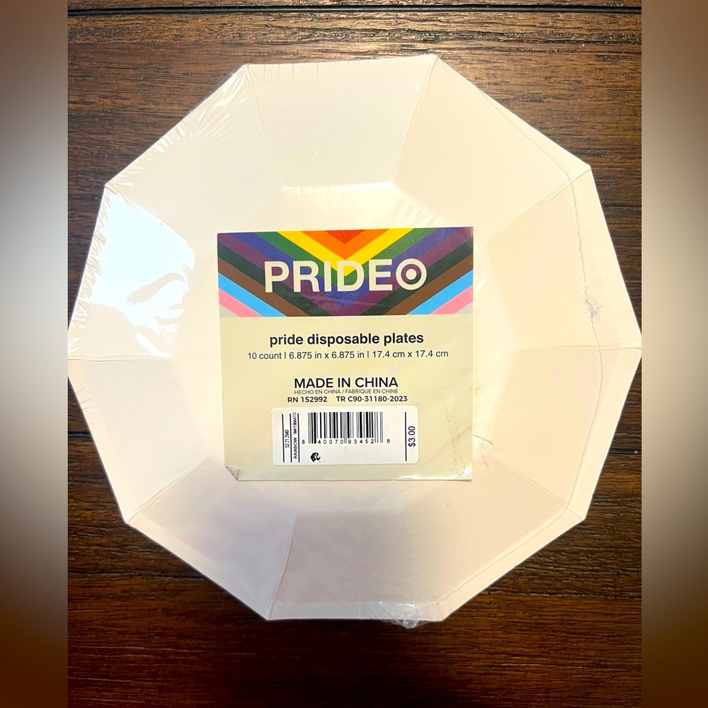 Pride Tableware Set - Picture 4 of 5